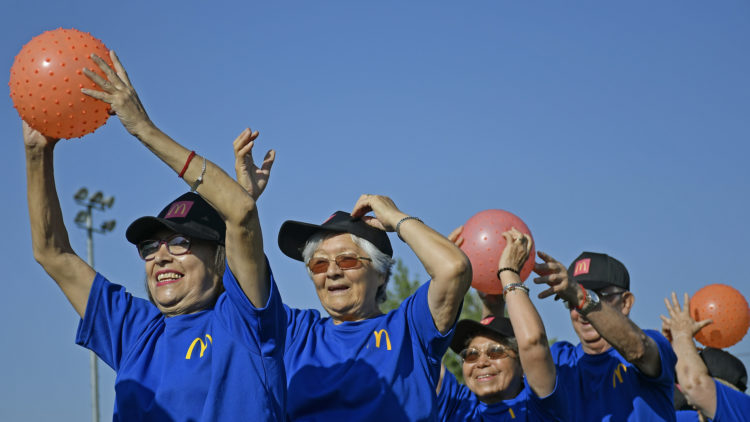 [Chile] Adultos Mayores se mantienen activos gracias a talleres deportivos a distancia