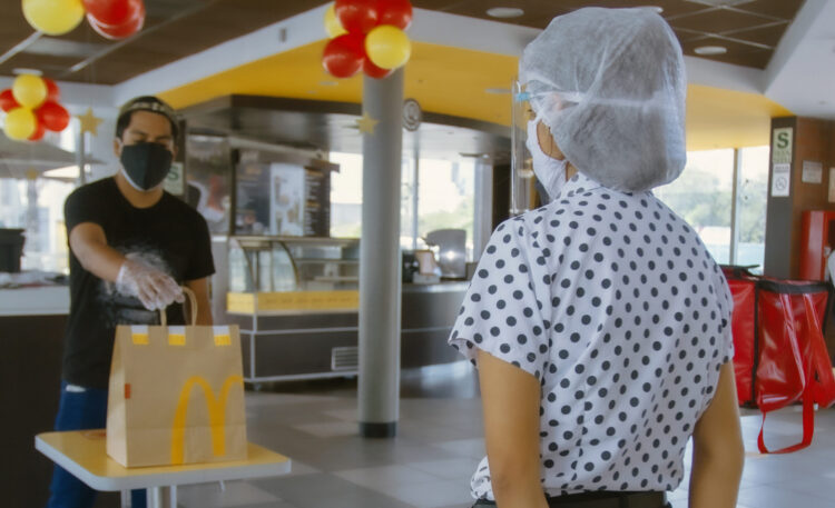 [Perú] Miraflores: restaurantes de McDonald’s reciben el sello Safe Travels del Consejo Mundial de Viaje y el Turismo
