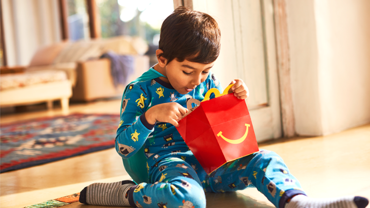 McDonald’s relanza su programa de libros en la Cajita Feliz, democratizando el acceso a la literatura infantil en América Latina