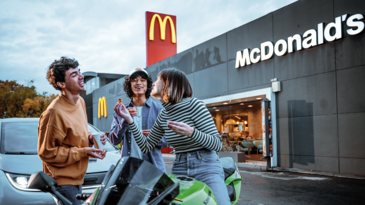 Los icónicos Chicken McNuggets de McDonald’s cumplen 40 años