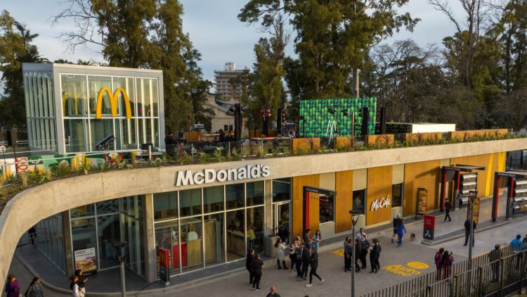 [Argentina] Un McDonald’s único en la región abre sus puertas en Rosario: iniciativas sustentables y 120 puestos de trabajo
